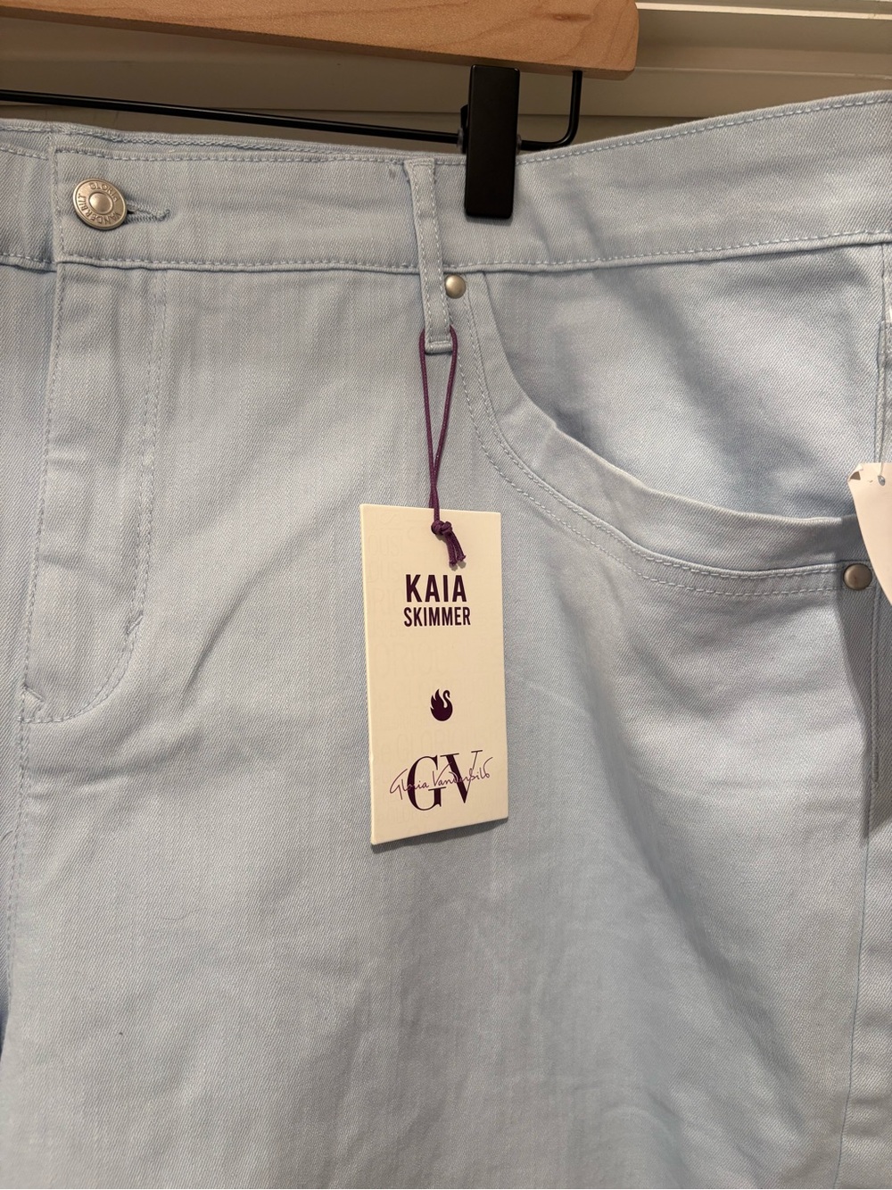 Women’s Gloria Vanderbilt Kaia Skimmer shorts in blue breeze size 24W - Picture 6 of 10
